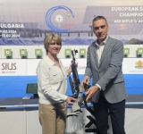 Весела Лечева запозна Димитър Николов с тънкостите на спортната стрелба